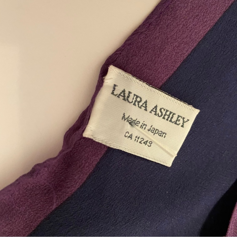 LAURA ASHLEY SCARF PURLE BLUE TAN CREAM FLORAL SILK SQUARE - Picture 8 of 9